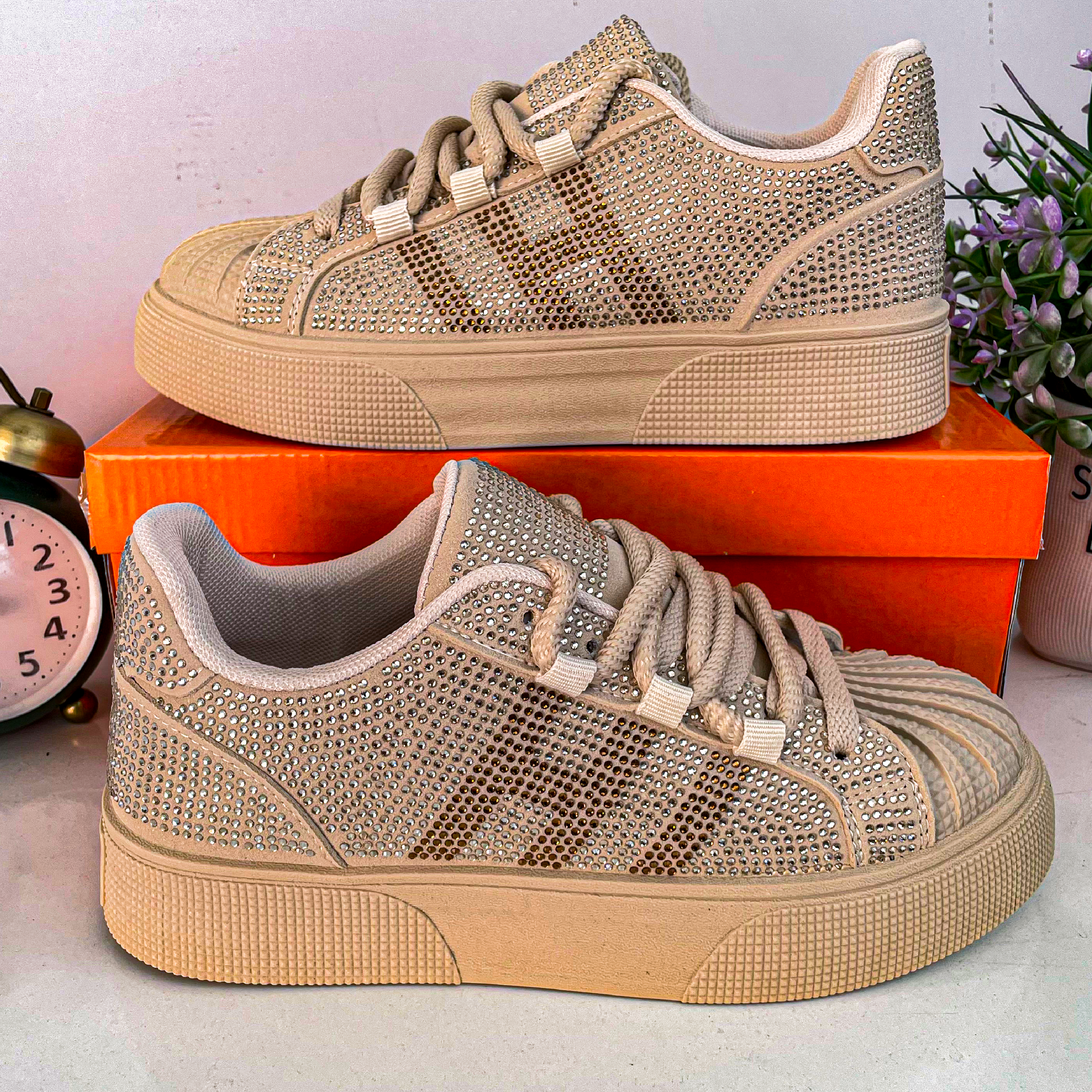 Chaussures cloutées en cristal pour femmes - Design unique et confortable