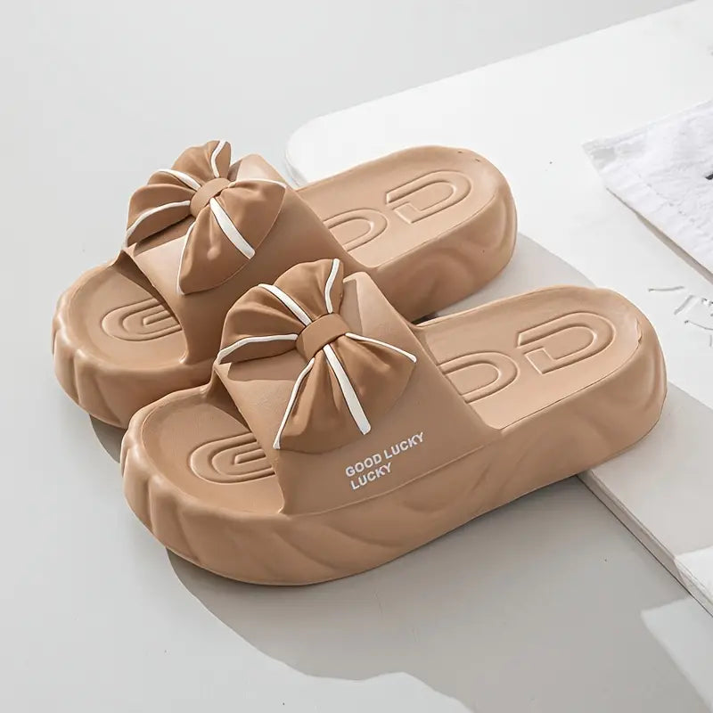 Sandales antidérapantes pour femmes. Tongs de plage EVA