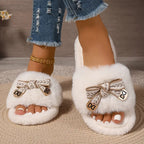 Chaussons en fausse fourrure moelleuse pour femmes avec joli nœud papillon, doublure en tissu confortable EVA antidérapant