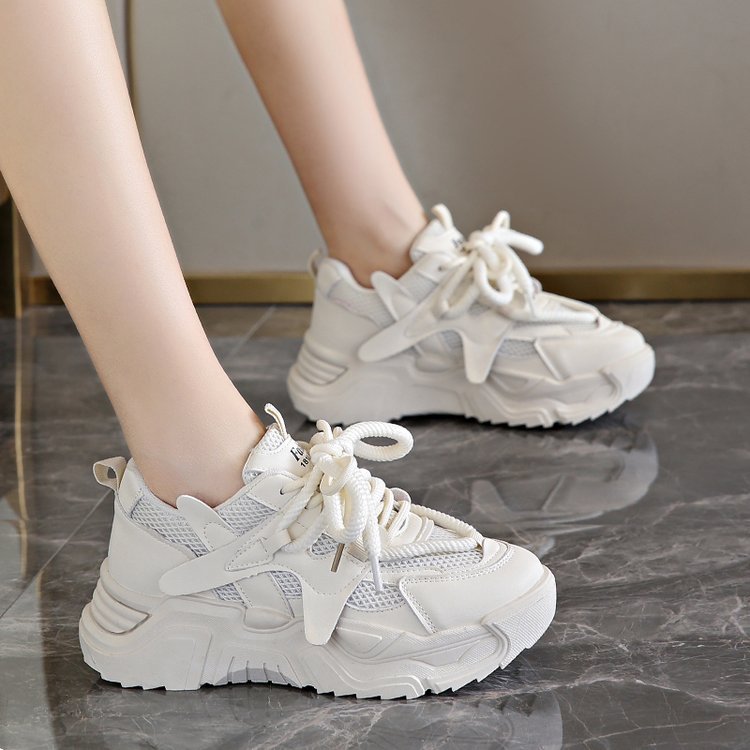 « Des chaussures pour femmes à la mode et durables – brillez avec un style qui fait tourner les têtes ! »