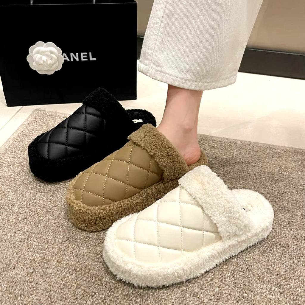 "Des pantoufles d'hiver luxueuses et doublées pour une chaleur et un confort ultimes."