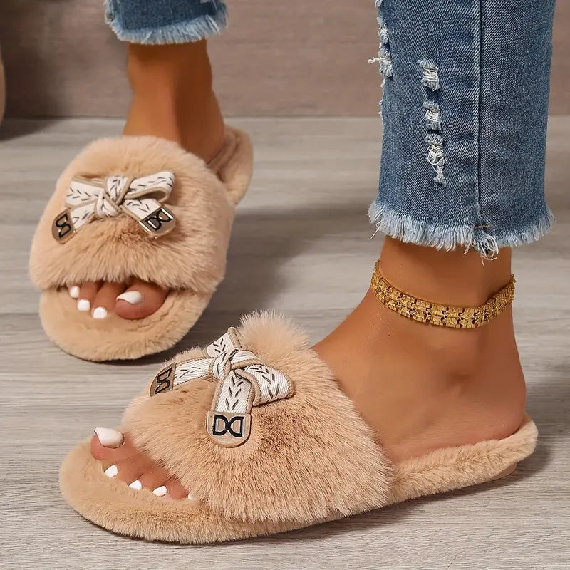 Chaussons en fausse fourrure moelleuse pour femmes avec joli nœud papillon, doublure en tissu confortable EVA antidérapant