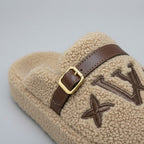 Chaussons en polaire Teddy : doigts de pied au chaud, boucle qui tient bien en place.