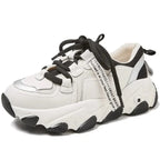 Chaussures d'été à semelle épaisse pour femme. Chaussures décontractées à lacets plates et confortables.