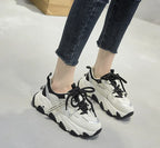 Chaussures d'été à semelle épaisse pour femme. Chaussures décontractées à lacets plates et confortables.